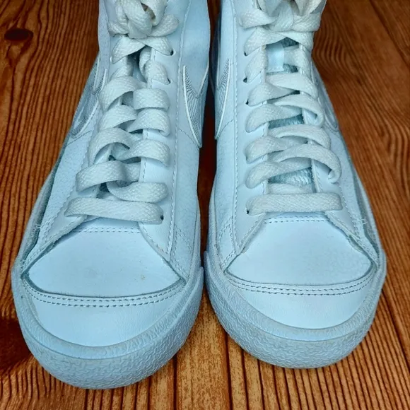 Nike Blazer Mid 77 size 5Y