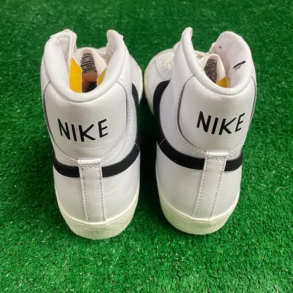 Nike Blazer Mid 77 Vintage Mens Casual Shoes White BQ6806-100 VNDS Size 11