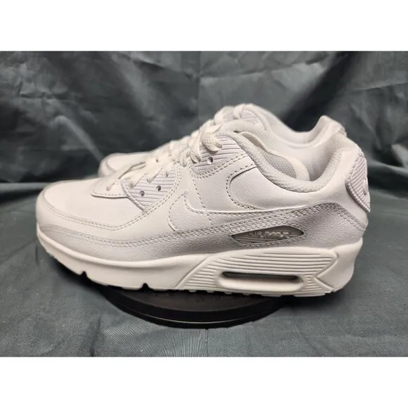 Nike Boys Air Max 90 (GS) Sneakers Leather Triple White Size 6 DISPLAY MODEL!