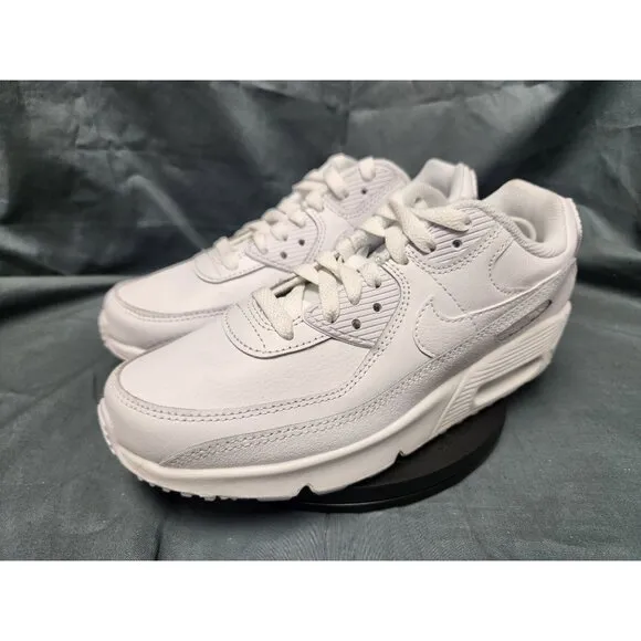 Nike Boys Air Max 90 (GS) Sneakers Leather Triple White Size 6 DISPLAY MODEL!