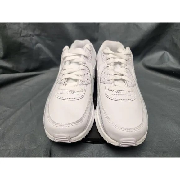 Nike Boys Air Max 90 (GS) Sneakers Leather Triple White Size 6 DISPLAY MODEL!