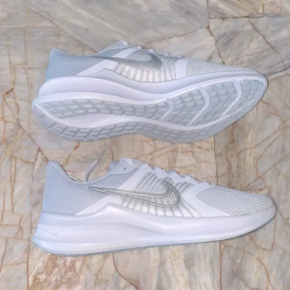 Nike Downshifter 11 Women's Running Shoes Size 7