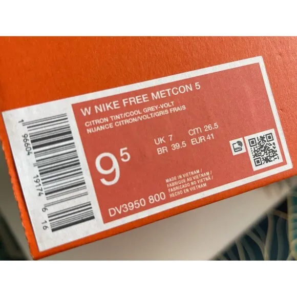 Nike Free Metcon 5 Women Shoes 9.5 Citron Tint/Cool Grey-Volt DV3950-800 NEW