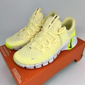 Nike Free Metcon 5 Women Shoes 9.5 Citron Tint/Cool Grey-Volt DV3950-800 NEW