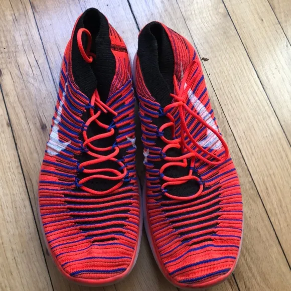 NIKE FREE RUN MOTION FLYKNIT