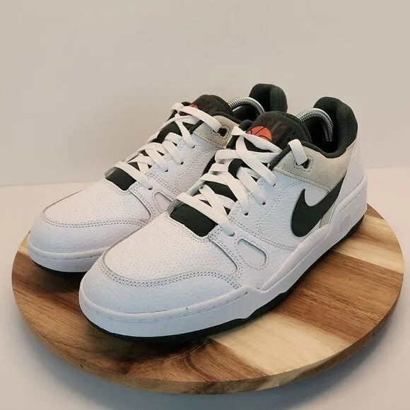NIKE FULL FORCE LOW CASUAL SNEAKERS MENS SIZE 10 WHITE / DARK GREEN
