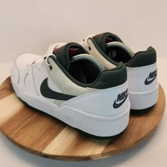 NIKE FULL FORCE LOW CASUAL SNEAKERS MENS SIZE 10 WHITE / DARK GREEN