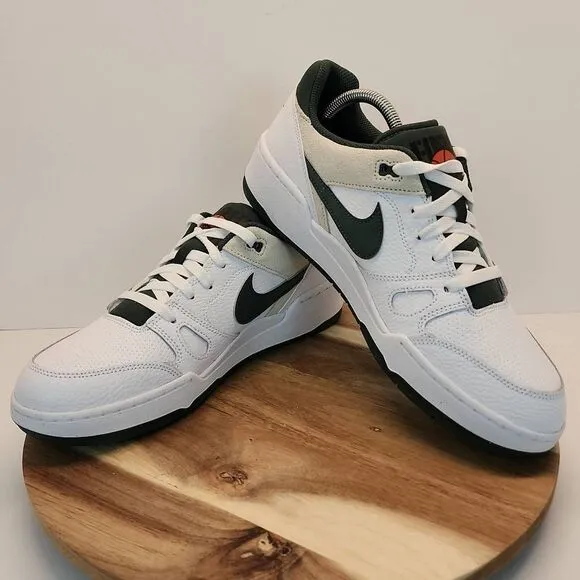 NIKE FULL FORCE LOW CASUAL SNEAKERS MENS SIZE 10 WHITE / DARK GREEN