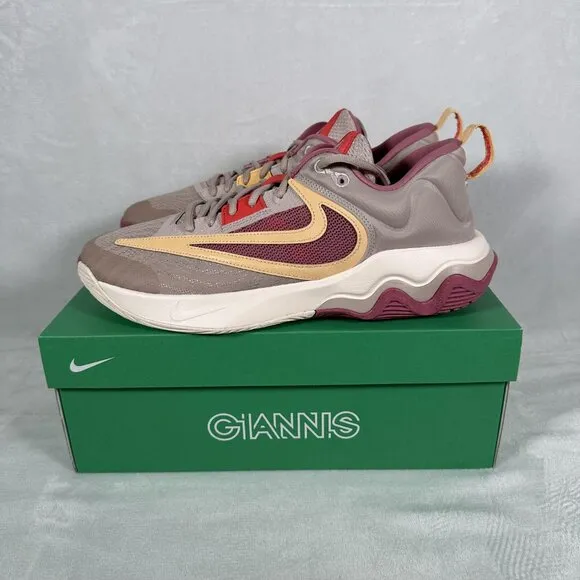 Nike Giannis Immortality 3 Men Shoes DZ7533 200 Fossil Stone Gold Size 11 NWB