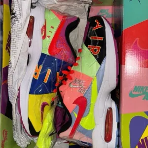 Nike Green and Pink Athletic Shoes Air Max