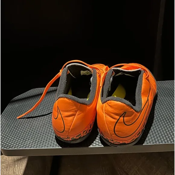 Nike Hypervenom Phelon electric orange Youth indoor soccer shoes. Size 5