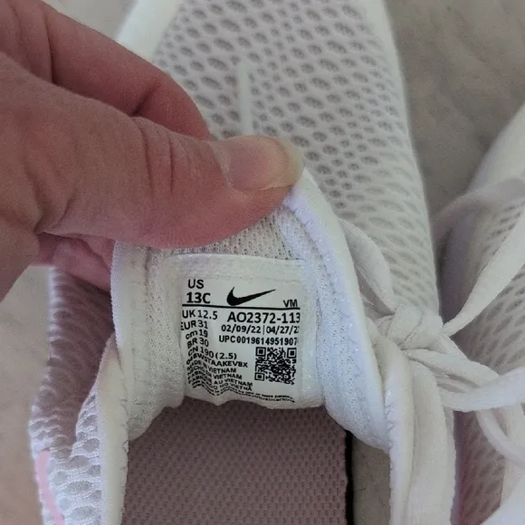 Nike Kids White and Pink Air Max Shoes Size 13