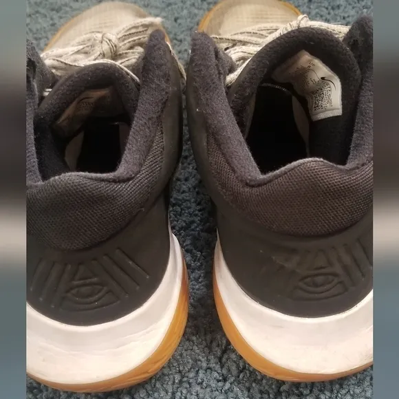 Nike Kyrie Flytrap 4EP Basketball Sneakers. CT1972-006. Released 2022. Size 8.