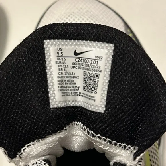 Nike Kyrie Flytrap 5 Men s Size 9.5 White Volt Green White Black Shoes