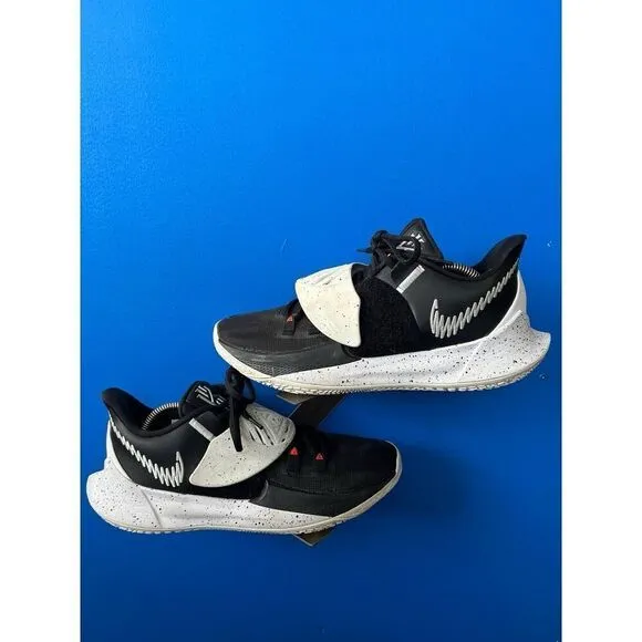 Nike Kyrie Low 3 Team Black White (CW6228-003 Men Sz 10 sneakers shoes basketbal