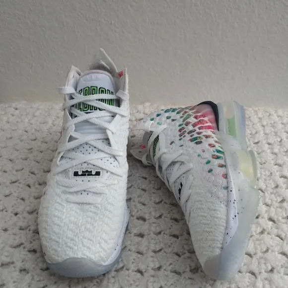 Nike LeBron 17 'Air Command Force' size 5.5y