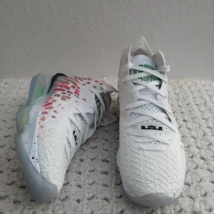Nike LeBron 17 'Air Command Force' size 5.5y