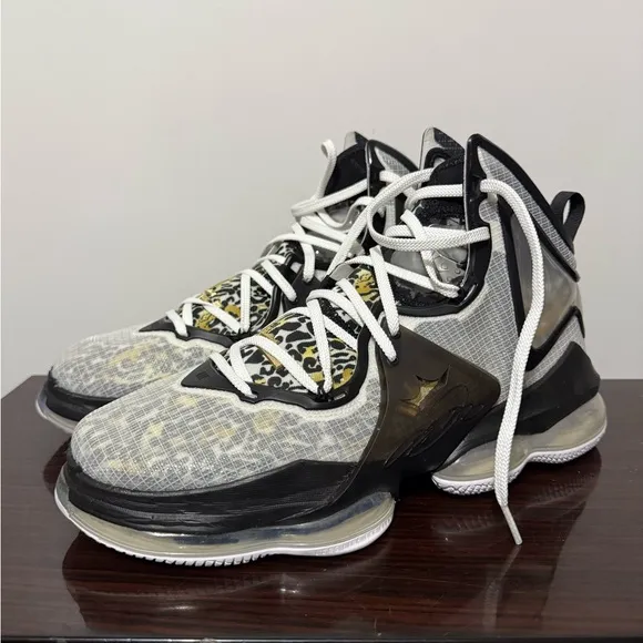 Nike Lebron 19 Shoes Royalty White Black Metallic Gold CZ0203-100 Men Size 13