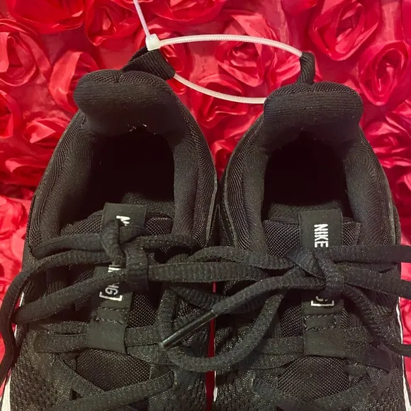 Nike Legend Essential Women's