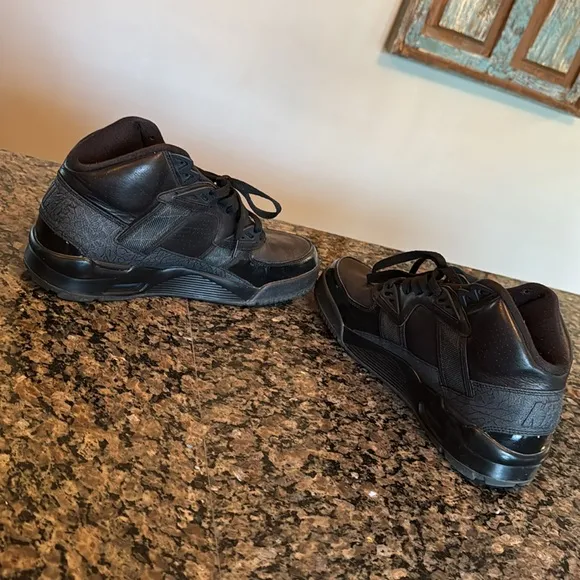 Nike Men's air trainer SC Black 585125 EUC 10.5 Sneakers 2012
