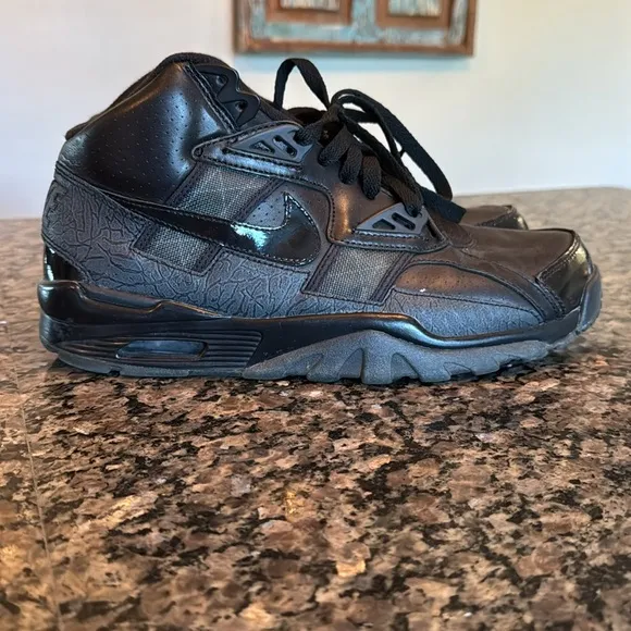 Nike Men's air trainer SC Black 585125 EUC 10.5 Sneakers 2012
