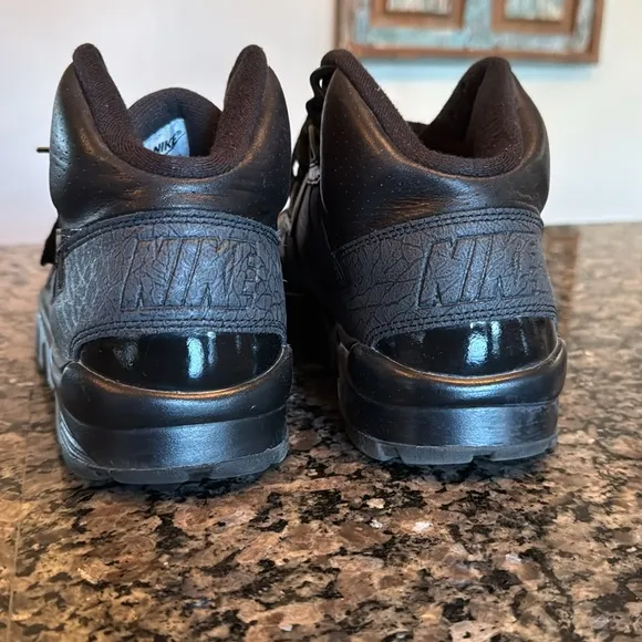 Nike Men's air trainer SC Black 585125 EUC 10.5 Sneakers 2012