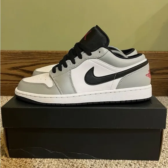 Nike Men's Athletic Shoes - Black and Gray