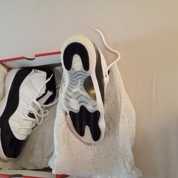 Nike Men's Athletic Shoes - Black and White