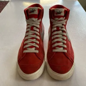 NIKE Men’s Blazer 77 Red/Silver Suede Leather Upper # CJ9693-600 Shoes Size 8.5
