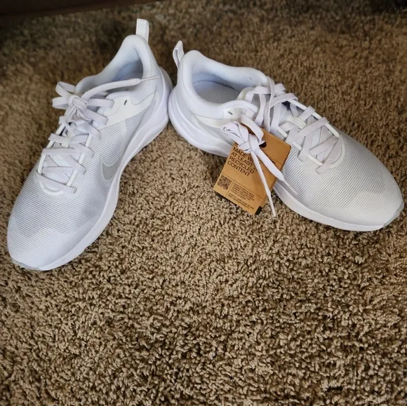 Nike  Mens Downshifter 12 Shoes White/Pure Platinum/White  Size 7men = 8.5 Women