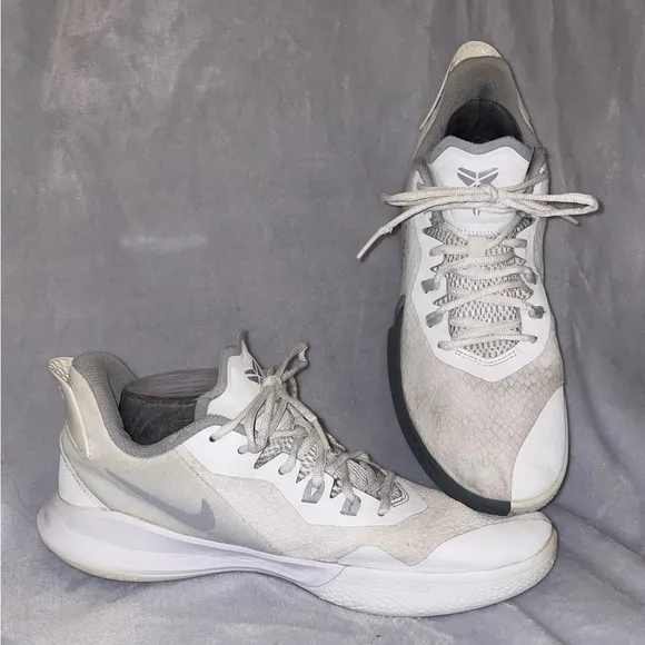 Nike Men’s Kobe Bryant Mamba Fury White/Grey Basketball Athletic Shoes S…