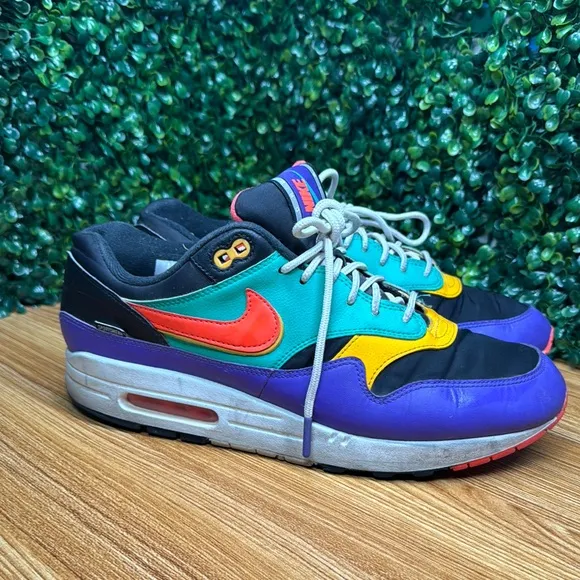 Nike Men's Multicolor Athletic Shoes