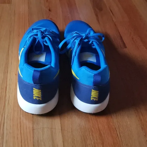 NIKE Running Shoes Medium Blue and  University Gold size 12 active comfort