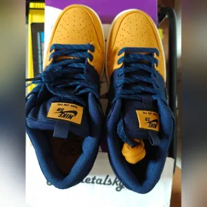 Nike SB Dunk Low PRM 90s Backpack Desert Ochre Midnight Navy (Men's) DX6775-400