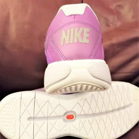 Nike shoes NEW women 9 run athletic purple new flywire Discount Shipping!!