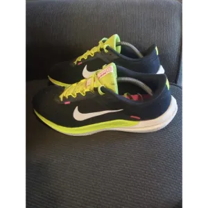 Nike Sneakers Men's Air Winflo 10 Black Volt Hyper Pink FN6825-010  Size 11.5