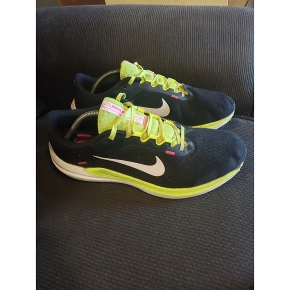 Nike Sneakers Men's Air Winflo 10 Black Volt Hyper Pink FN6825-010  Size 11.5