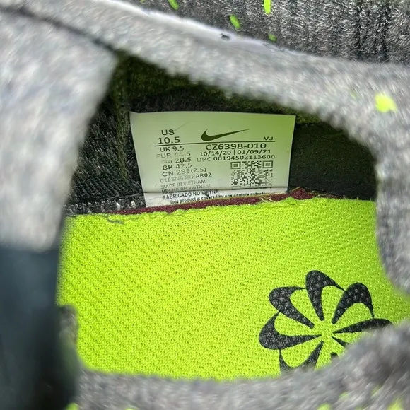 NIKE SPACE HIPPIE 04 Shoes. Size men US 10.5, women US 12.