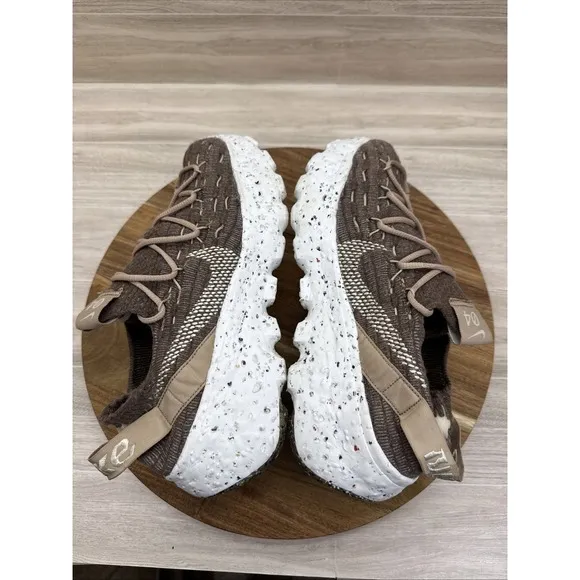 Nike Space Hippie 04 Women's 10 Lifestyle Shoes Sand Coconut Milk CD3476-200 EUC