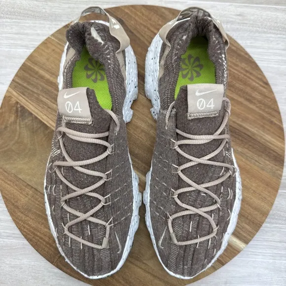 Nike Space Hippie 04 Women's 10 Lifestyle Shoes Sand Coconut Milk CD3476-200 EUC