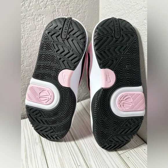 Nike team hustle‎ d 11 big kids basketball shoes sneakers pink 5.5Y DV8996 600