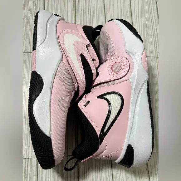 Nike team hustle‎ d 11 big kids basketball shoes sneakers pink 5.5Y DV8996 600