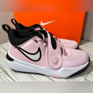 Nike team hustle‎ d 11 big kids basketball shoes sneakers pink 5.5Y DV8996 600