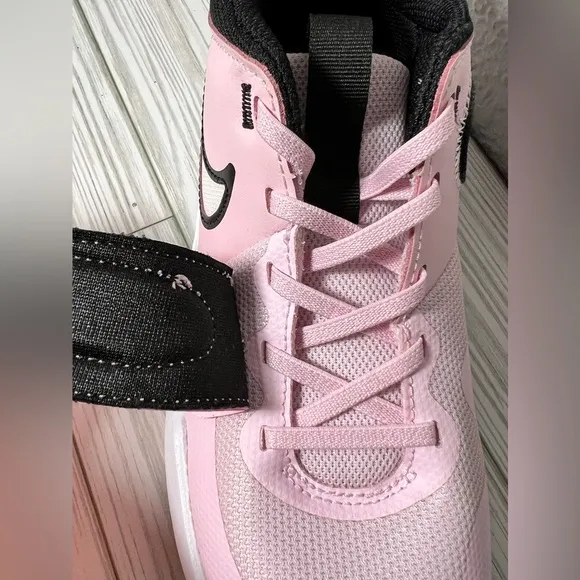 Nike team hustle‎ d 11 big kids basketball shoes sneakers pink 5.5Y DV8996 600