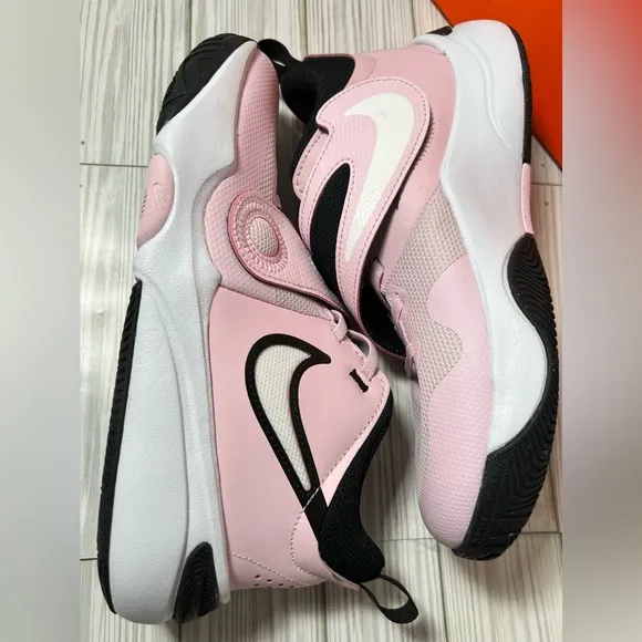 Nike team hustle‎ d 11 big kids basketball shoes sneakers pink 5.5Y DV8996 600