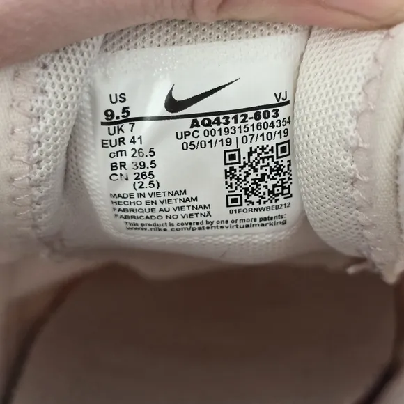 Nike Womens Air Max Dia Soft Pink Athletic Running Shoes AQ4312-603 Size 9.5