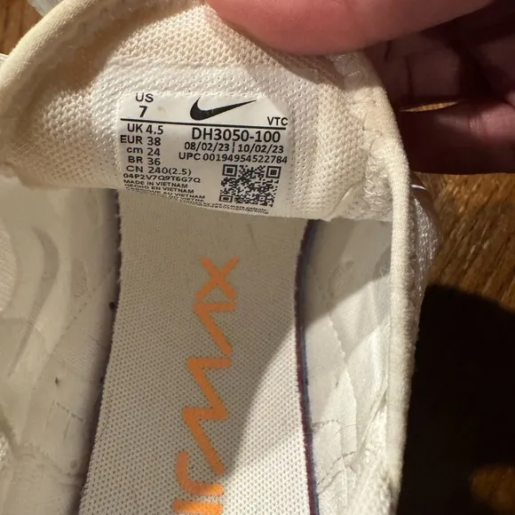 Nike Women's Athletic Shoes - White and Tan