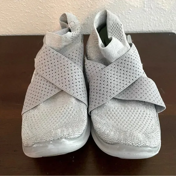 Nike Womens Shoes Free RN Motion Flyknit Size 7 Athletic Running