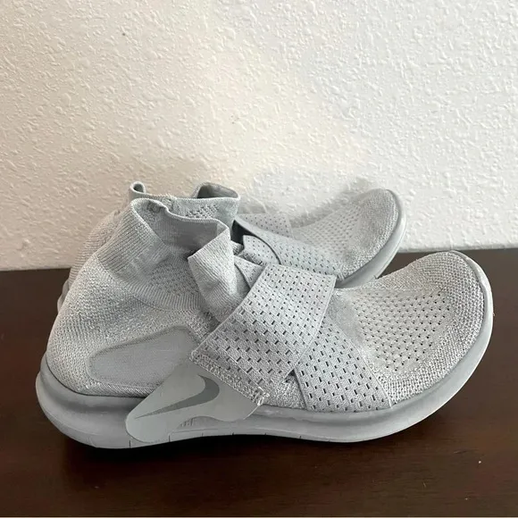 Nike Womens Shoes Free RN Motion Flyknit Size 7 Athletic Running