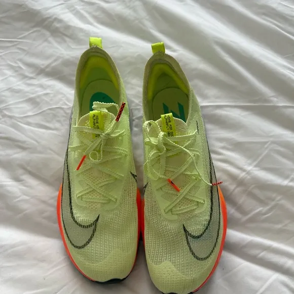 Nike Women's Shoes - Neon Yellow with Gradient Sole